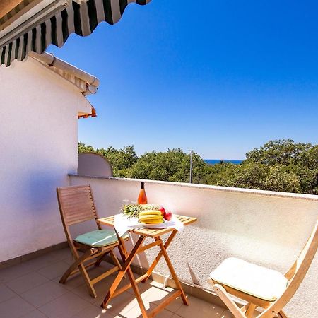 Beautiful Apartment In Potocnica With Wifi Borovici Bagian luar foto