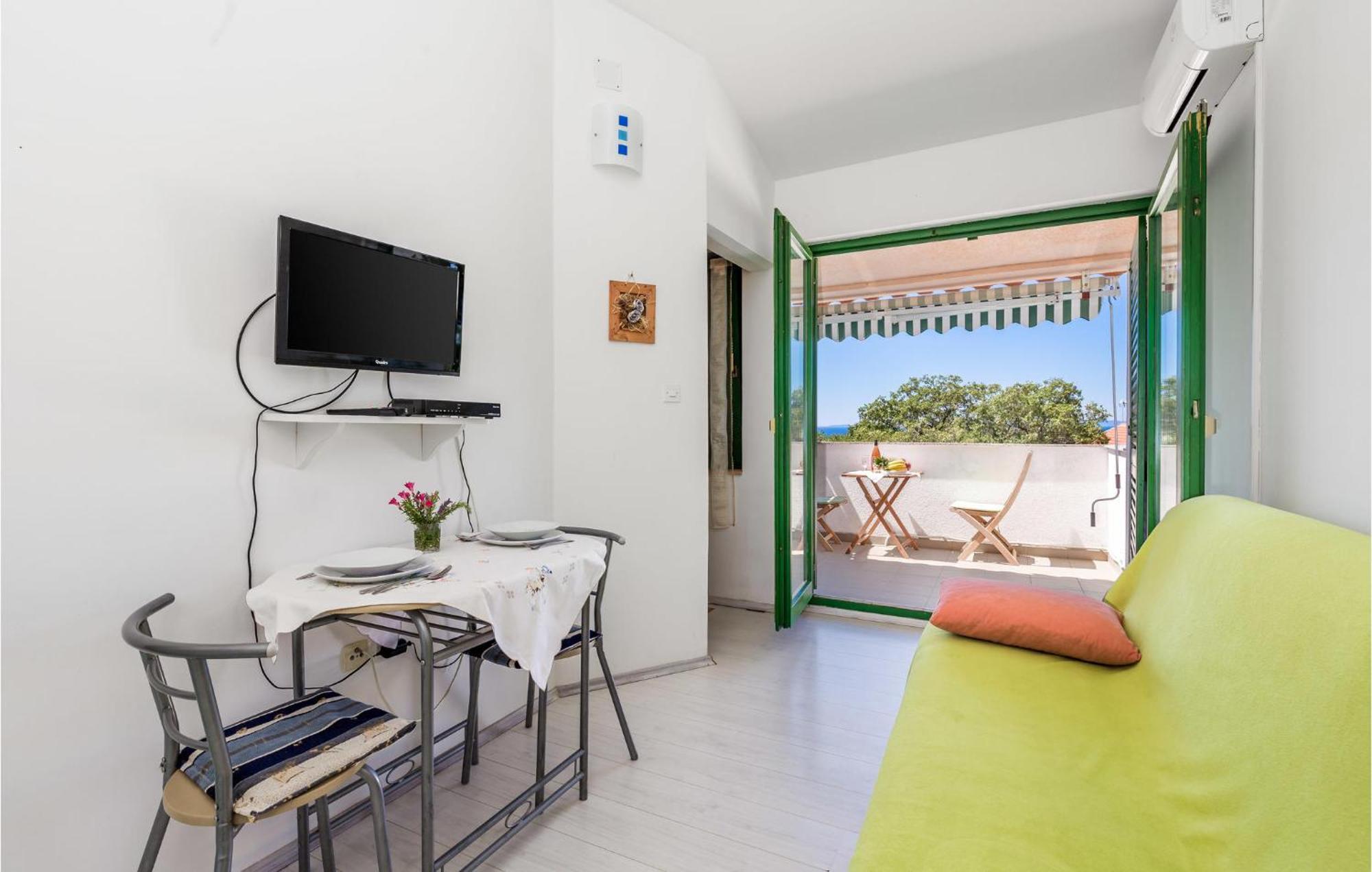 Beautiful Apartment In Potocnica With Wifi Borovici Bagian luar foto