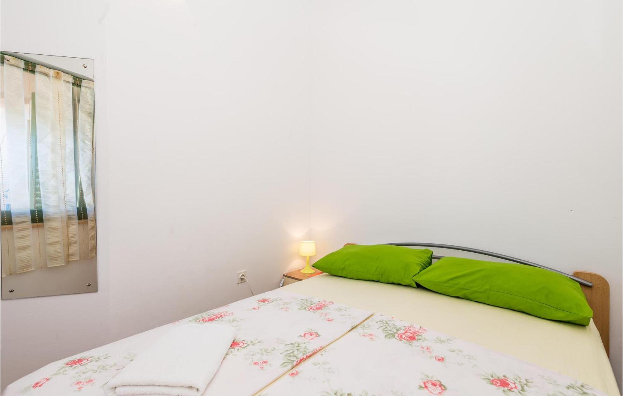 Beautiful Apartment In Potocnica With Wifi Borovici Bagian luar foto