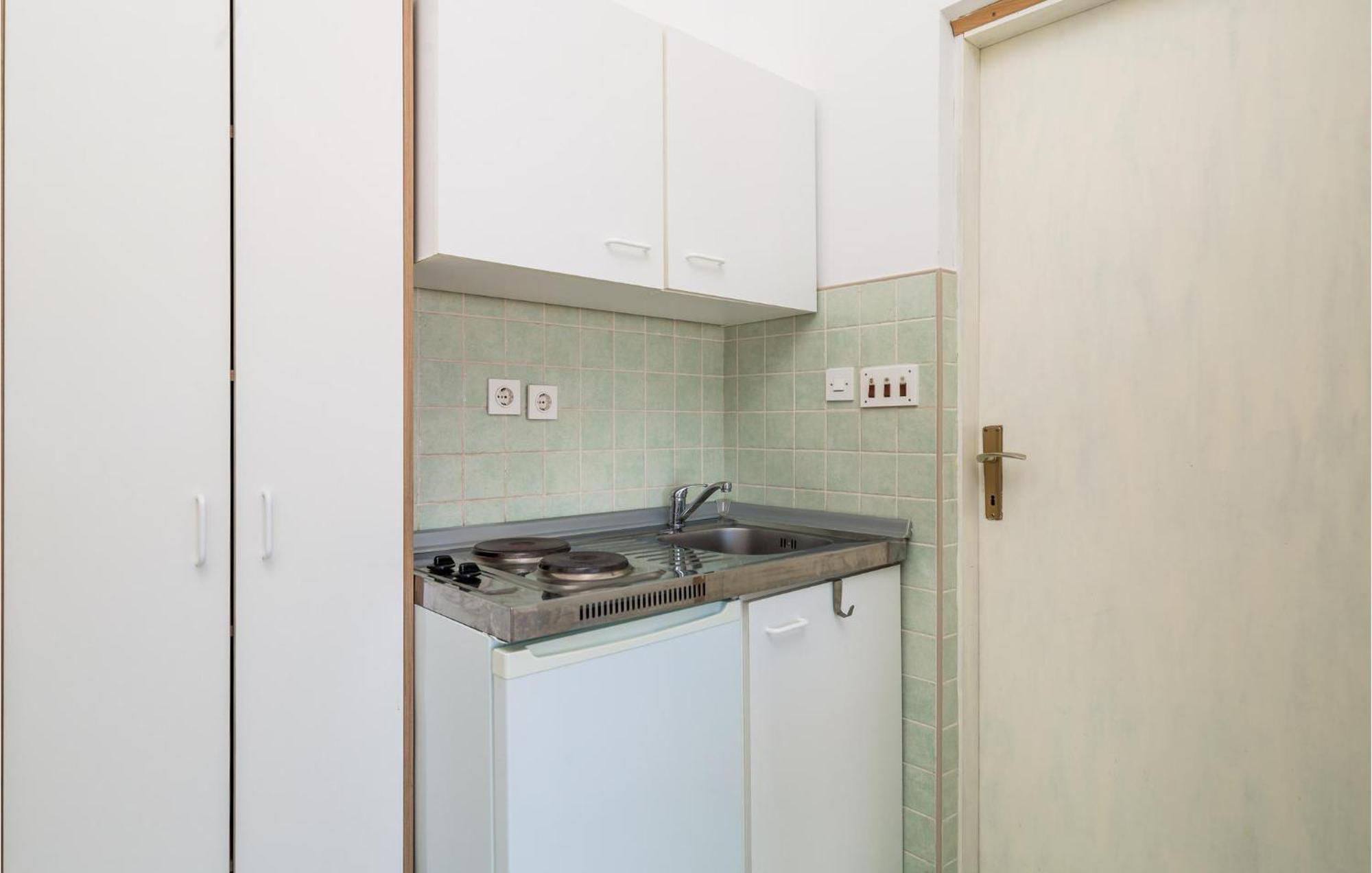 Beautiful Apartment In Potocnica With Wifi Borovici Bagian luar foto