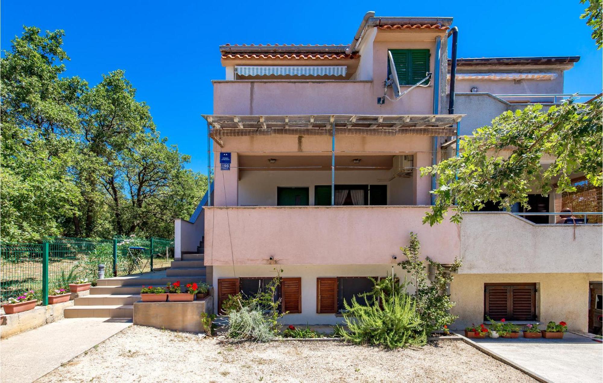 Beautiful Apartment In Potocnica With Wifi Borovici Bagian luar foto