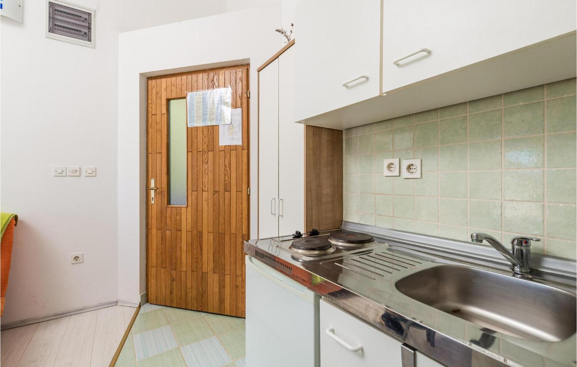 Beautiful Apartment In Potocnica With Wifi Borovici Bagian luar foto